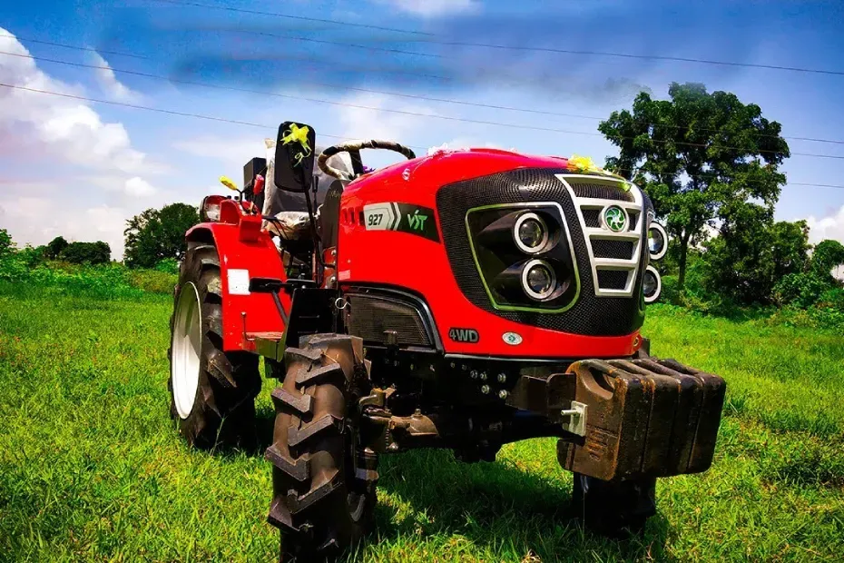 VST 927 4WD Front Side